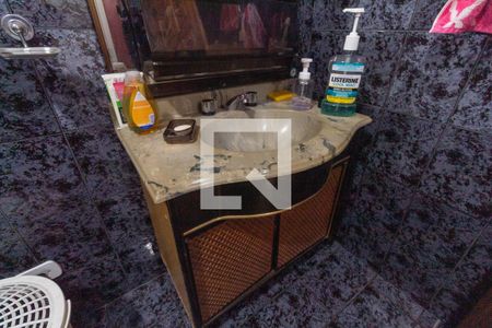 Casa à venda com 240m², 4 quartos e 3 vagas Casa à venda com 240m², 4 quartos e 3 vagasBanheiro 2