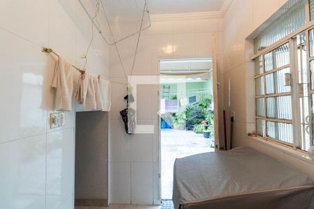 Casa à venda com 240m², 4 quartos e 3 vagas Casa à venda com 240m², 4 quartos e 3 vagasLavanderia