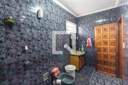 Casa à venda com 240m², 4 quartos e 3 vagas Casa à venda com 240m², 4 quartos e 3 vagasBanheiro 2