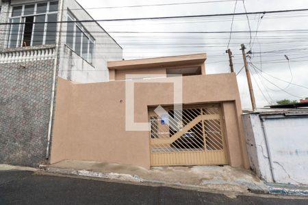 Casa à venda com 240m², 4 quartos e 3 vagas Casa à venda com 240m², 4 quartos e 3 vagasFachada
