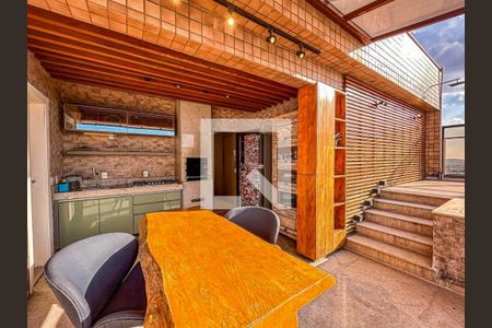 Apartamento à venda com 341m², 5 quartos e 6 vagasCobertura