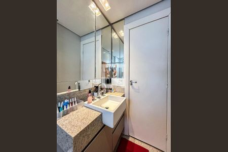 Apartamento à venda com 341m², 5 quartos e 6 vagasBanheiro da Suíte 3