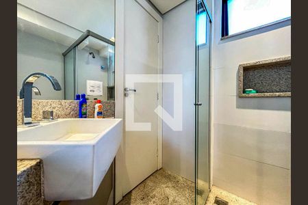 Apartamento à venda com 341m², 5 quartos e 6 vagasBanheiro da Suíte 1