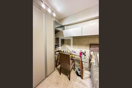 Apartamento à venda com 341m², 5 quartos e 6 vagasSuite 2