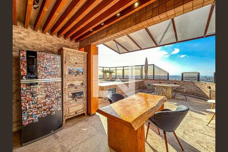 Apartamento à venda com 341m², 5 quartos e 6 vagasCobertura