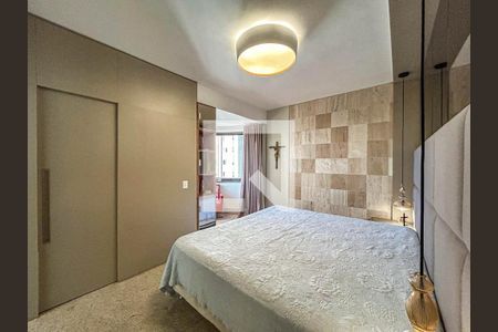 Apartamento à venda com 341m², 5 quartos e 6 vagasSuite 4