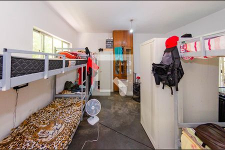 Casa à venda com 430m², 4 quartos e 5 vagas Casa à venda com 430m², 4 quartos e 5 vagasQuarto de serviço