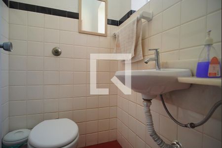 Casa à venda com 300m², 4 quartos e 3 vagasBanheiro 2