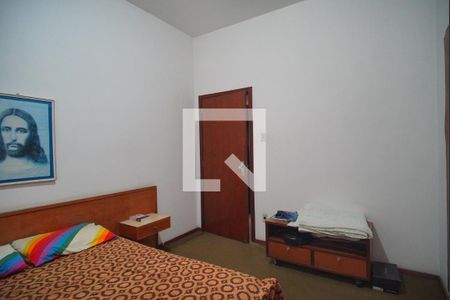 Casa à venda com 300m², 4 quartos e 3 vagasQuarto 2