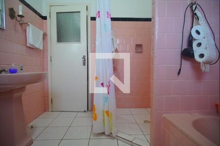 Casa à venda com 300m², 4 quartos e 3 vagasBanheiro