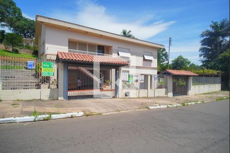 Casa à venda com 300m², 4 quartos e 3 vagasFachada
