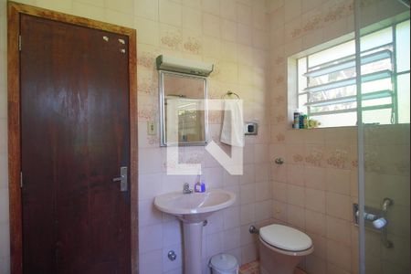 Casa à venda com 300m², 4 quartos e 3 vagasBanheiro 2