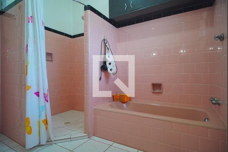 Casa à venda com 300m², 4 quartos e 3 vagasBanheiro