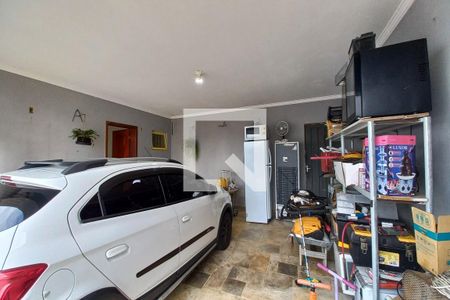 Casa para alugar com 242m², 3 quartos e 10 vagas Casa para alugar com 242m², 3 quartos e 10 vagasGaragem