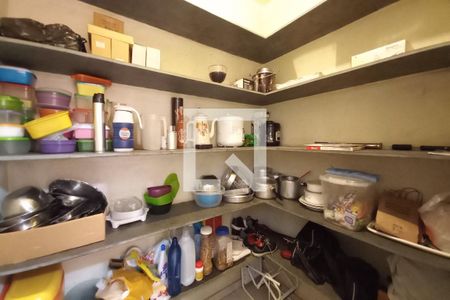 Casa para alugar com 242m², 3 quartos e 10 vagas Casa para alugar com 242m², 3 quartos e 10 vagasDespensa