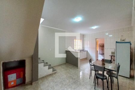Casa para alugar com 242m², 3 quartos e 10 vagas Casa para alugar com 242m², 3 quartos e 10 vagasCopa