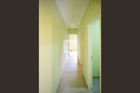 Casa à venda com 178m², 3 quartos e 2 vagasCorredor