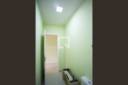 Casa à venda com 178m², 3 quartos e 2 vagasBanheiro