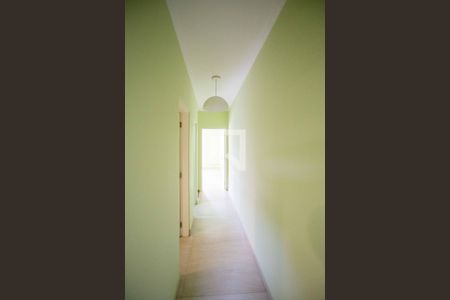 Casa à venda com 178m², 3 quartos e 2 vagasCorredor