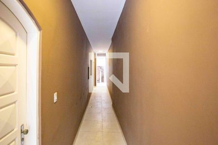 Casa à venda com 178m², 3 quartos e 2 vagasCorredor