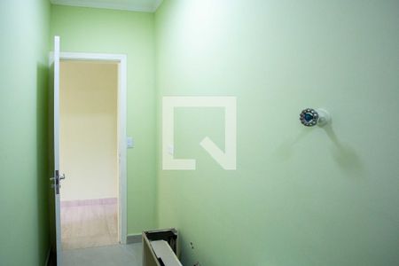 Casa à venda com 178m², 3 quartos e 2 vagasBanheiro