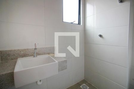 Apartamento à venda com 63m², 2 quartos e 2 vagasBanheiro da Suíte 1