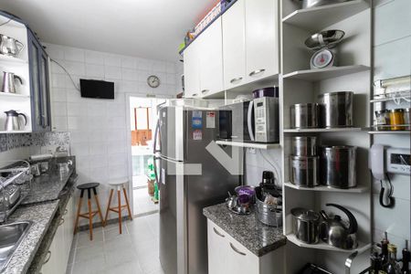 Casa à venda com 232m², 3 quartos e 3 vagas Casa à venda com 232m², 3 quartos e 3 vagasCozinha