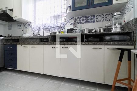 Casa à venda com 232m², 3 quartos e 3 vagas Casa à venda com 232m², 3 quartos e 3 vagasCozinha