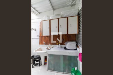 Casa à venda com 232m², 3 quartos e 3 vagas Casa à venda com 232m², 3 quartos e 3 vagasÁrea de serviço