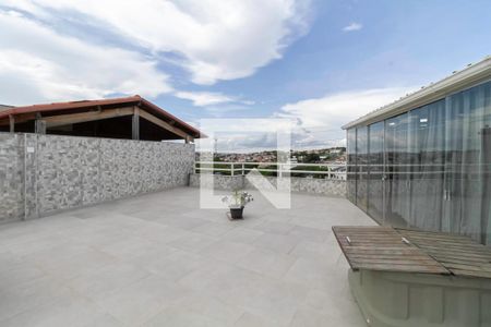 Casa à venda com 232m², 3 quartos e 3 vagas Casa à venda com 232m², 3 quartos e 3 vagasTerraço