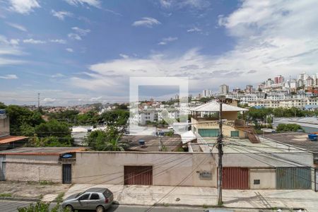 Casa à venda com 232m², 3 quartos e 3 vagas Casa à venda com 232m², 3 quartos e 3 vagasVista da varanda da sala