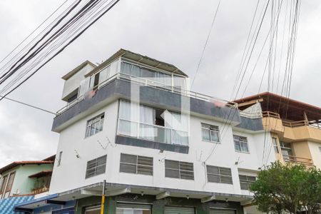 Casa à venda com 232m², 3 quartos e 3 vagas Casa à venda com 232m², 3 quartos e 3 vagasFachada