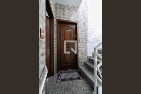 Casa à venda com 232m², 3 quartos e 3 vagas Casa à venda com 232m², 3 quartos e 3 vagasEntrada