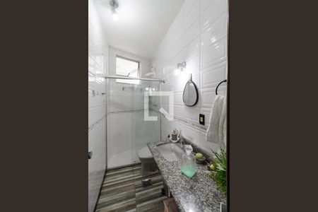 Casa à venda com 232m², 3 quartos e 3 vagas Casa à venda com 232m², 3 quartos e 3 vagasBanheiro social