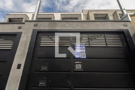 Casa à venda com 149m², 3 quartos e 5 vagasFachada - Placa