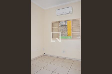 Casa à venda com 196m², 5 quartos e 1 vagaDetalhe - Quarto 02