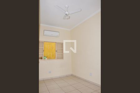 Casa à venda com 196m², 5 quartos e 1 vagaDetalhe - Quarto 02