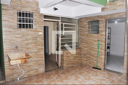 Casa à venda com 196m², 5 quartos e 1 vagaDetalhe - Quintal e Área de Serviço