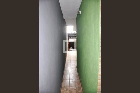 Casa à venda com 196m², 5 quartos e 1 vagaDetalhe - Corredor Externo