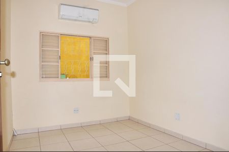 Casa à venda com 196m², 5 quartos e 1 vagaDetalhe - Quarto 02