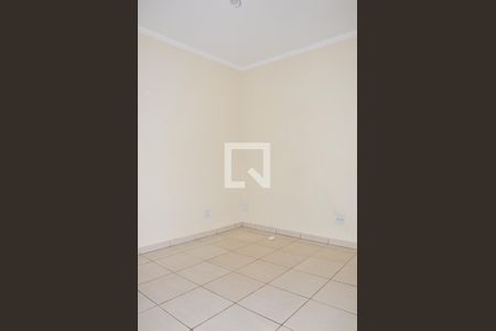 Casa à venda com 196m², 5 quartos e 1 vagaDetalhe - Quarto 01 com Suíte