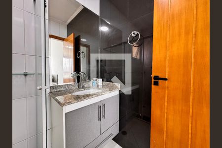 Apartamento à venda com 140m², 2 quartos e 2 vagas Apartamento à venda com 140m², 2 quartos e 2 vagasBanheiro da suíte