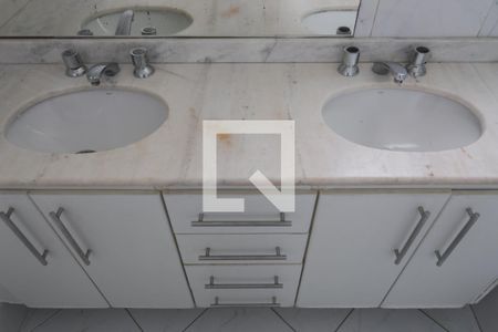 Apartamento à venda com 150m², 4 quartos e 3 vagasBanheiro da Suíte 1