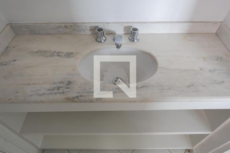 Apartamento à venda com 150m², 4 quartos e 3 vagasBanheiro das suítes 3 e 4