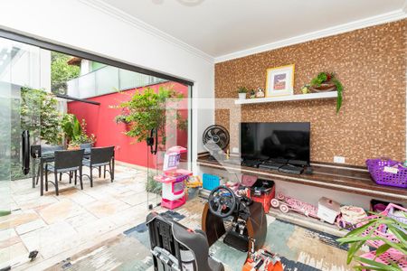 Casa à venda com 339m², 4 quartos e 3 vagasSala de TV