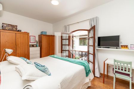 Casa à venda com 339m², 4 quartos e 3 vagasSuíte