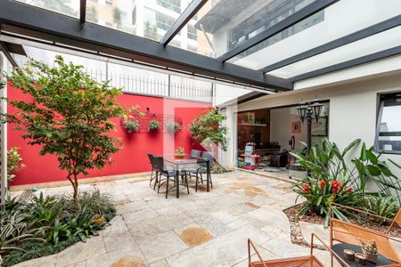 Casa à venda com 339m², 4 quartos e 3 vagasQuintal