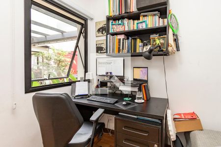 Casa à venda com 339m², 4 quartos e 3 vagasEscritório