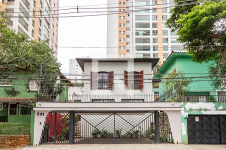 Casa à venda com 339m², 4 quartos e 3 vagasFachada