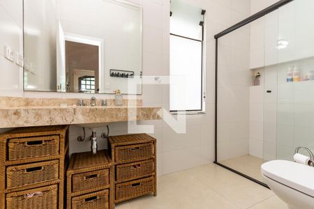 Casa à venda com 339m², 4 quartos e 3 vagasBanheiro